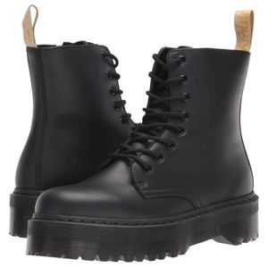 NWT! DR. MARTENS V JADON II MONO 8 EYE BOOT